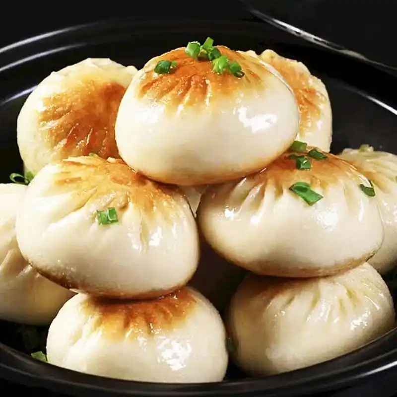 生煎包：上海本帮菜的经典小吃，外酥里嫩，