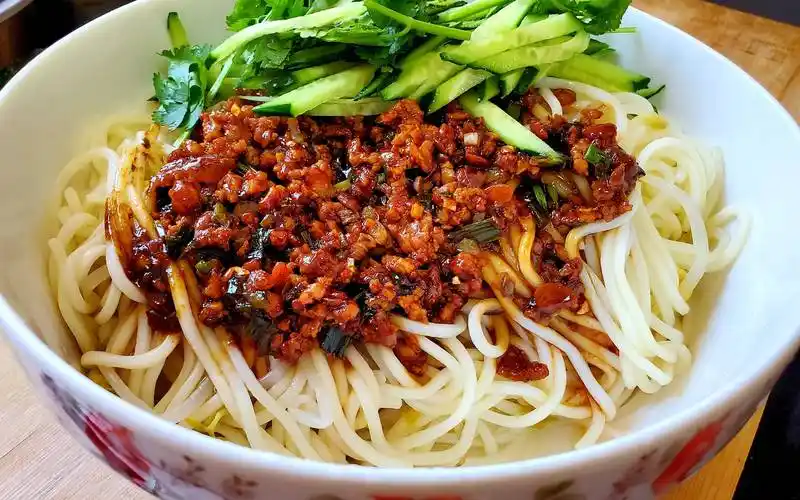 炸酱面：老北京的经典面食