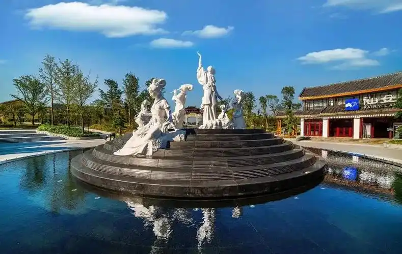 探索高新区，从这些小众景点开始，感受新疆