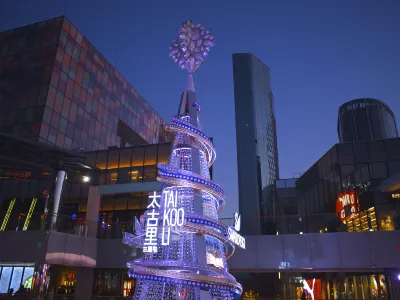 北京三里屯太古里:潮流购物、时尚街区与多元文化体验,年轻人的打卡胜地